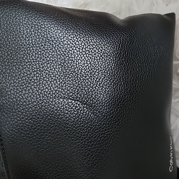Calvin Klein Elegant Black Shoulder Bag Brand New No Tag - Picture 7 of 15